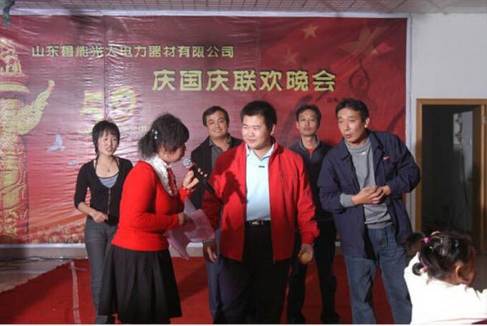 點擊查看詳細信息<br>標題：員工風采-比一比誰更紅 閱讀次數：3820